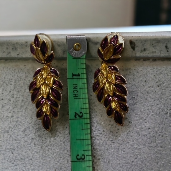 TRIFARI TM Gold Tone Burgundy Enamel Floral Necklace & Earrings Set Demi Parure - Picture 6 of 7